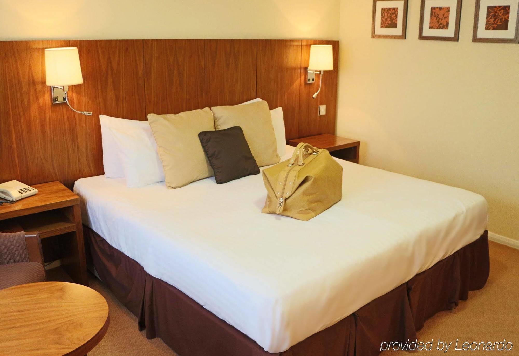 The Waterfront Hotel Spa & Golf Saint Neots Exteriör bild